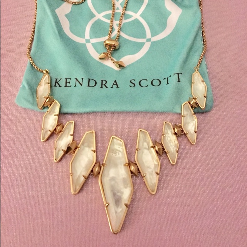 EUC Kendra Scott Statement Berniece Necklace
